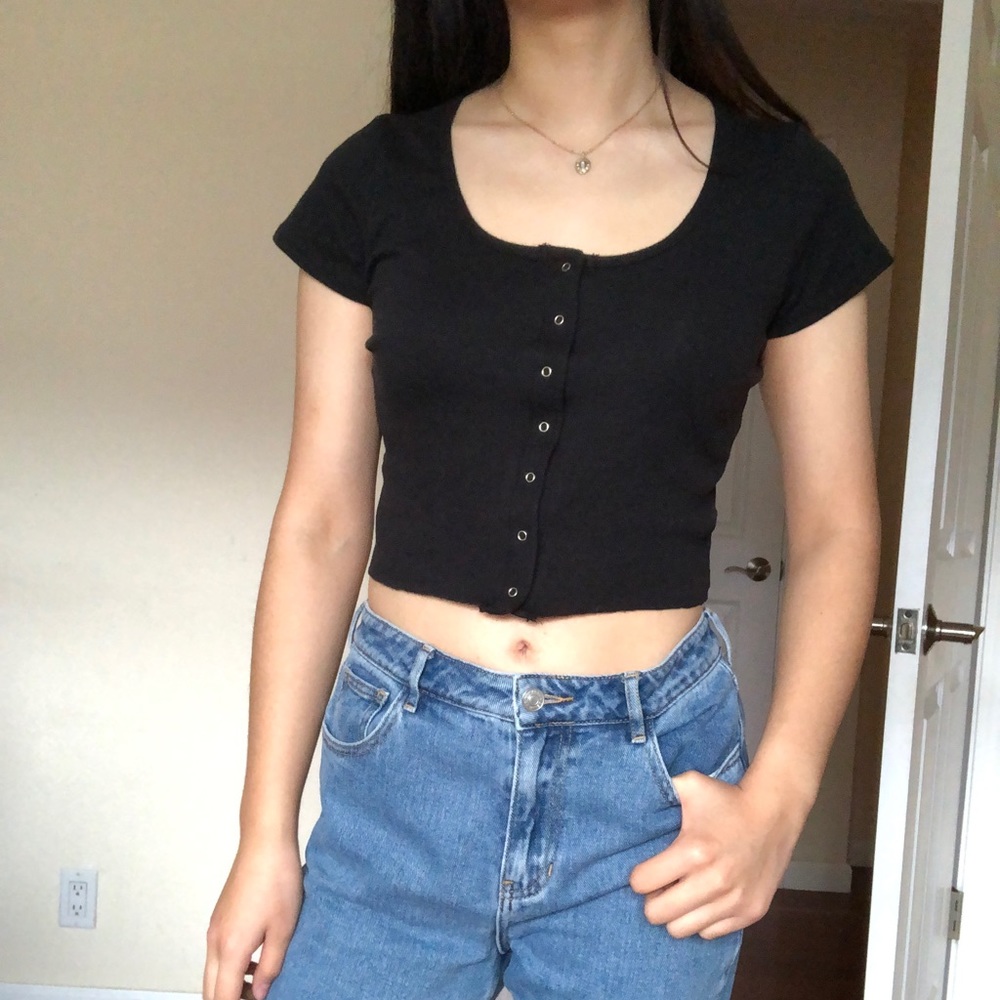 Urban Outfitters Crop Tee Size M